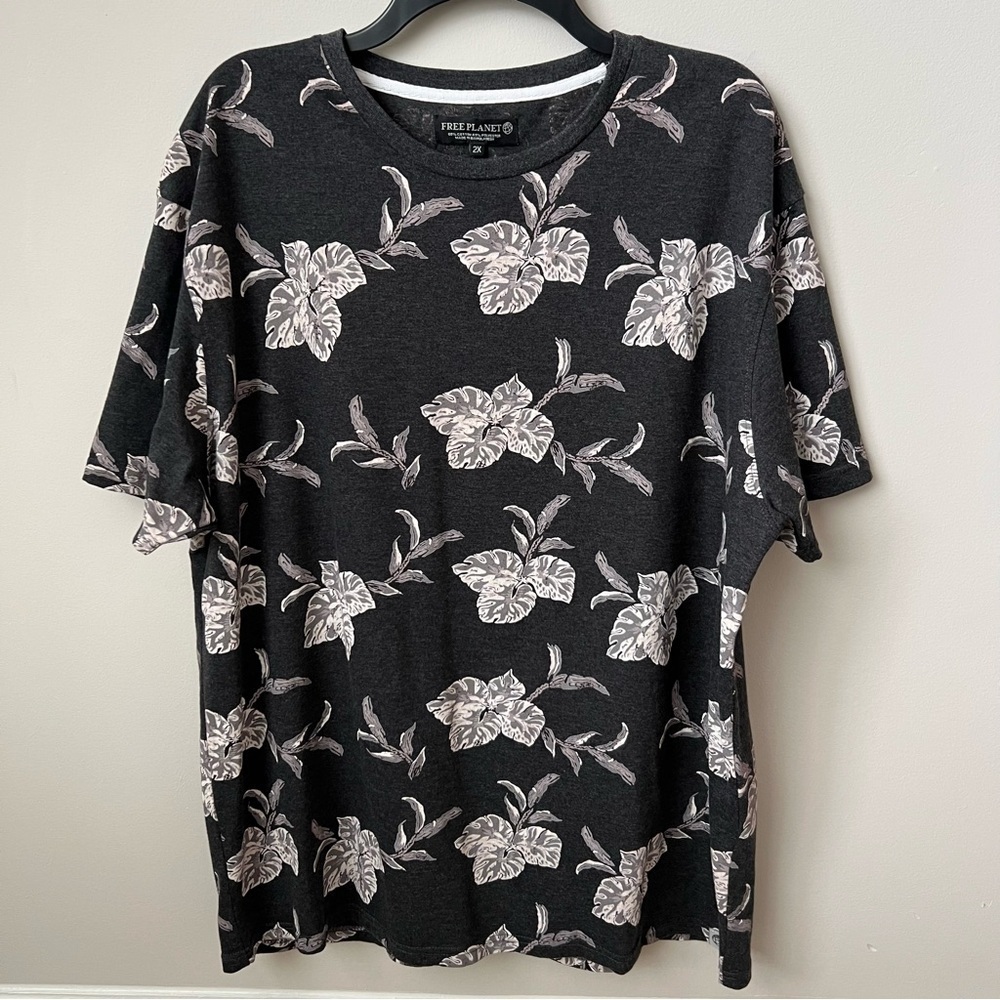 Free Planet Tropical Floral Hawaiian T-Shirt Front Pocket Crew Neck Vacation 2X